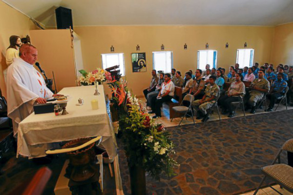 Bomberos ponen en manos de Dios su ardua labor