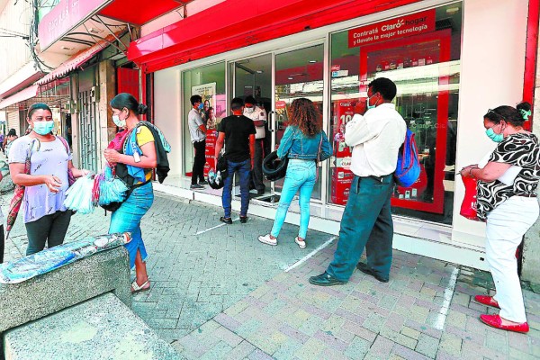 Comerciantes regresan a sus locales en el centro histórico