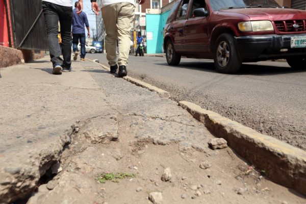 En pedazos el 35% de las calles del centro de Tegucigalpa