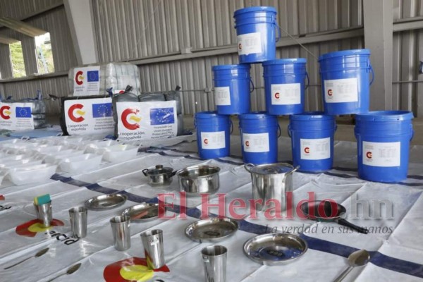 Reina Letizia visita zonas golpeadas por Eta y Iota con ayuda para afectados (FOTOS)