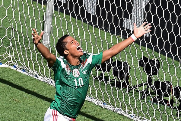 Holanda pasa a cuartos de final del Mundial tras ganar a México 2-1