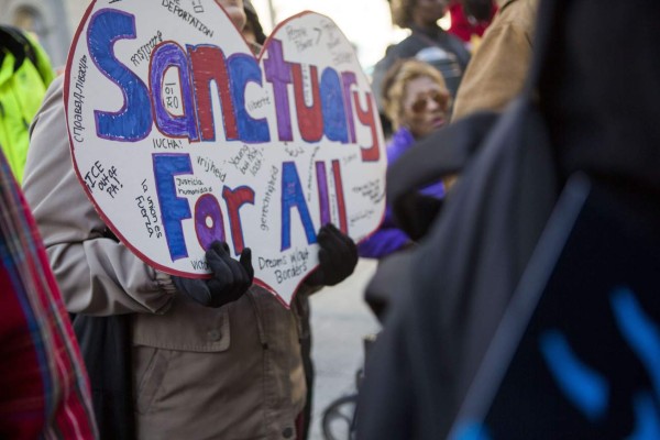 Con más poder, agentes migratorios de EEUU arrestan inmigrantes en sitios inusuales&nbsp;