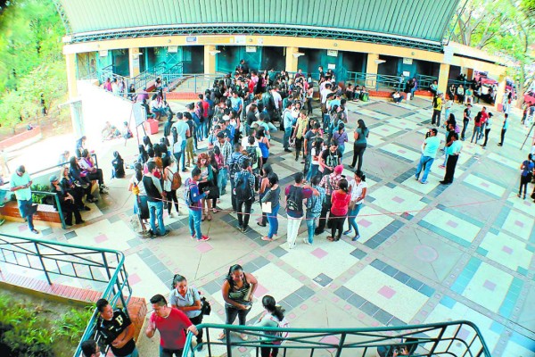 UNAH: Habilitan matrícula a 13 expulsados