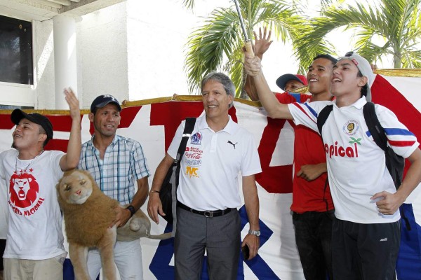 Recibimiento de lujo para el Olimpia tras derrotar 7-1 al Plaza Amador