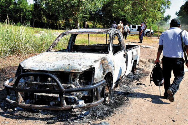 Unos 600 elementos policiales y militares desalojan invasores en Honduras
