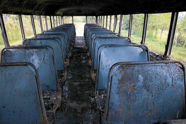 Malhechores incendian un bus en La Ceiba