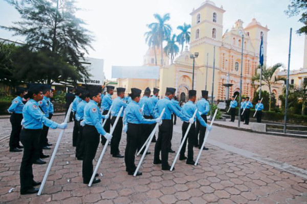 Día de la Bandera marca inicio de fiestas patrias