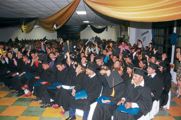 El sur recibe nuevos universitarios