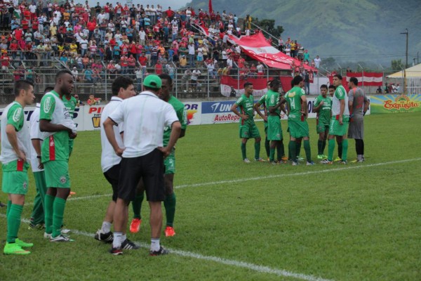 Marathón-Real Sociedad termina con polémica