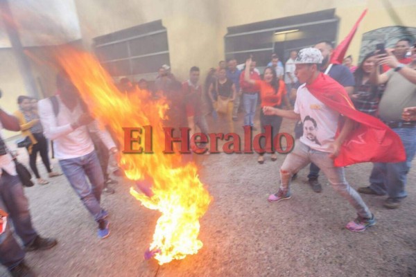 Simpatizantes de la Alianza de Oposición marchan en apoyo a Nasralla
