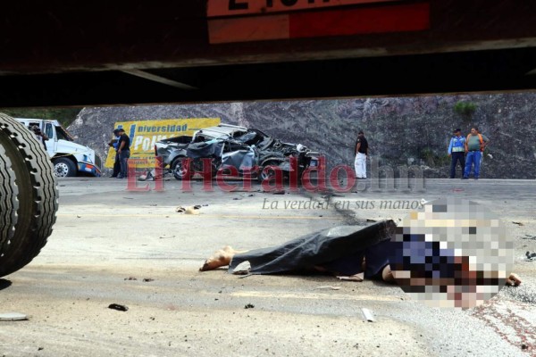 FOTOS: Entre hierros retorcidos y escombros quedaron cuerpos tras accidente en Zambrano