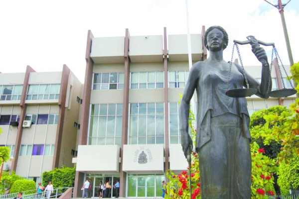 Dictan medidas a defensor público acusado de cohecho en Tegucigalpa