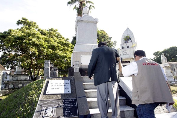 Tumba de Francisco Morazán luce imponente