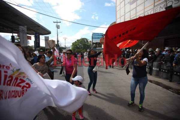 Las imágenes que no vio de la masiva marcha de la Alianza de Oposición&nbsp;&nbsp;