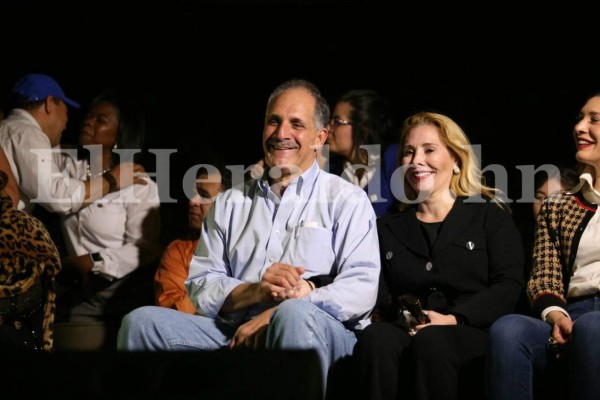 Nasry 'Tito' Asfura muestra su lado más romántico