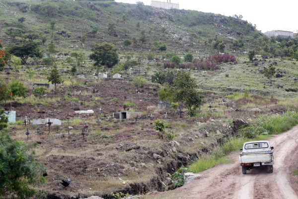 Comienzan a remozar los camposantos de la capital