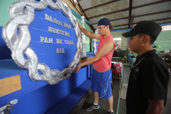 Honduras: Comayagua revive el fervor religioso en Semana Santa