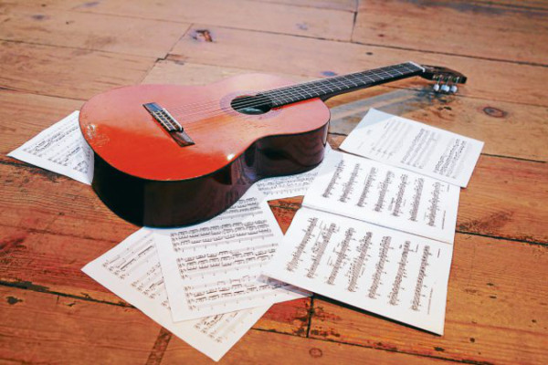 Kevin, un destacado guitarrista de la ENM