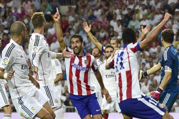 Atlético amarga al Real Madrid en el Bernabéu