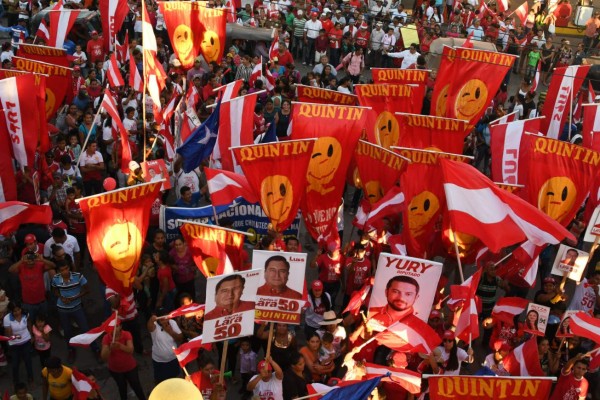 Las imágenes más inusuales sobre el cierre de campaña de los candidatos