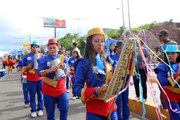 Con gran carnaval, Tegucigalpa conmemora su 436 aniversario