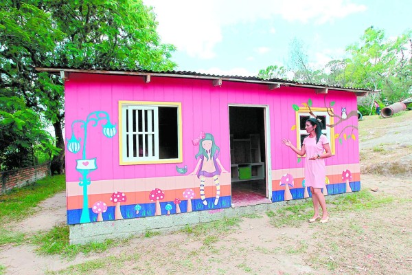 Escuela cumple 40 aniversario