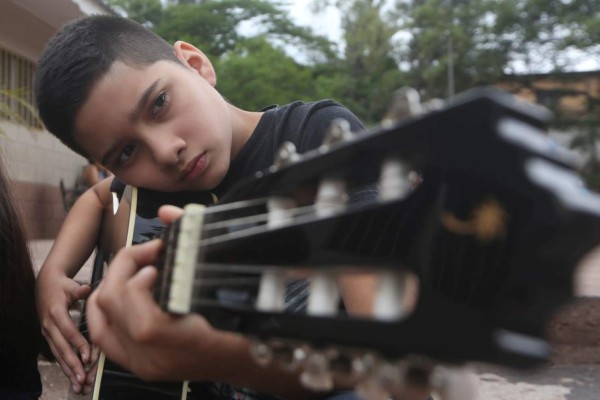 Cuatro escuelas de la capital forman a los futuros artistas