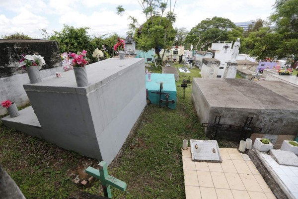 Comienzan a remozar los camposantos de la capital
