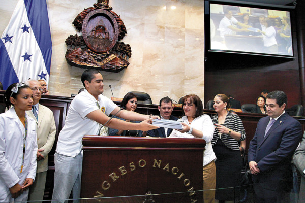 Presentan reformas a ley Orgánica de la UNAH