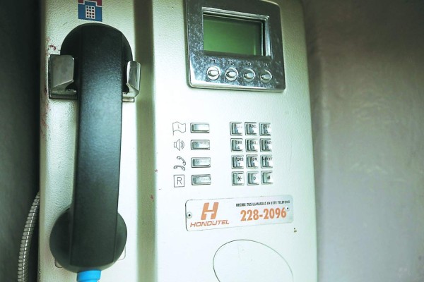 Un teléfono público por cada 35,204 personas funciona en Honduras