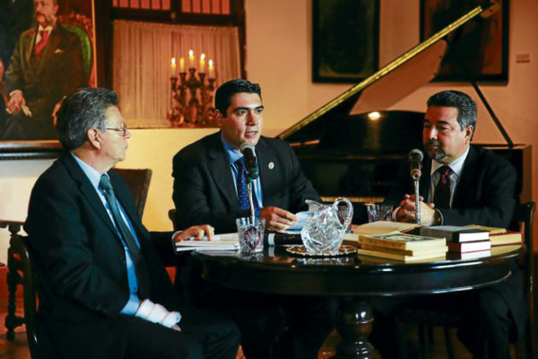 Con segunda edición celebran centenario de obra de Juan Ramón Molina