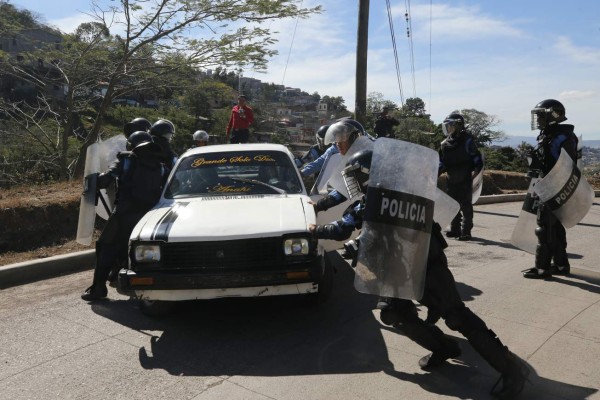 Tras batalla surge promesa de reparar calle en la Sagastume