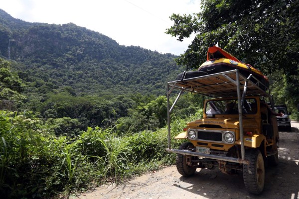 Adrenalina pura en el rafting del Río Cangrejal