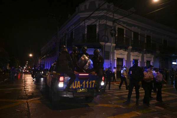 Las imágenes más impactantes de las protestas en Guatemala (FOTOS)