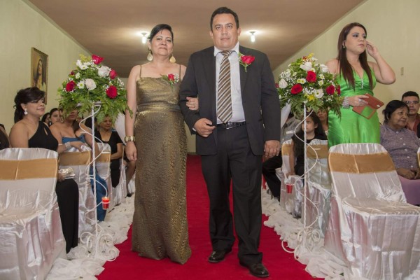 Se juran amor eterno ante el altar de Dios