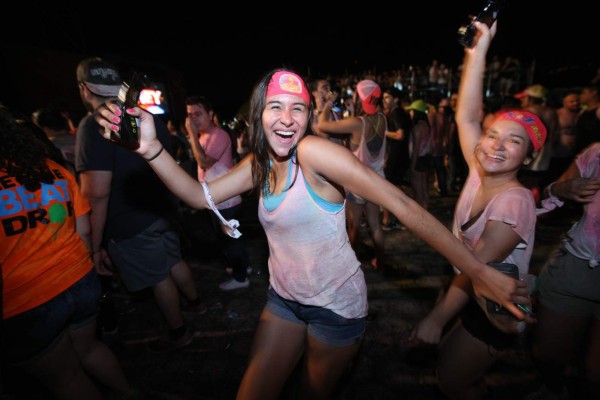 Electrizante fiesta de color en Tegucigalpa