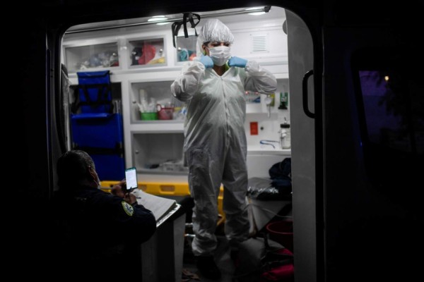 Lo que se sabe hasta ahora sobre mutación del coronavirus que alarma a Europa (FOTOS)