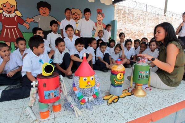Aula por aula, niños comparten mensaje ambiental