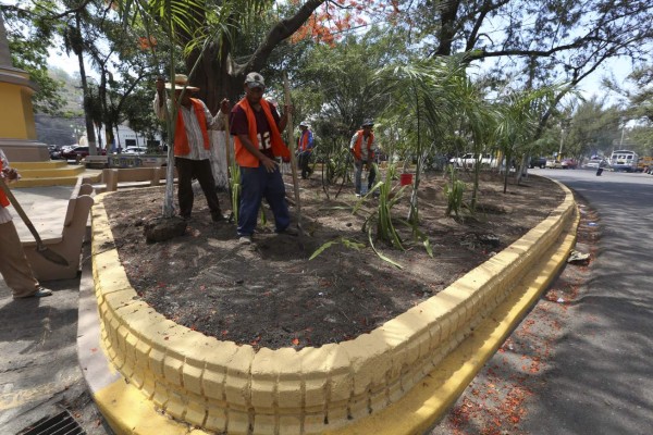 Alcaldía recupera parque El Obelisco