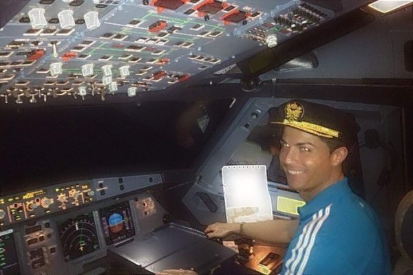 Lujoso avión de CR7 sufre accidente en Barcelona