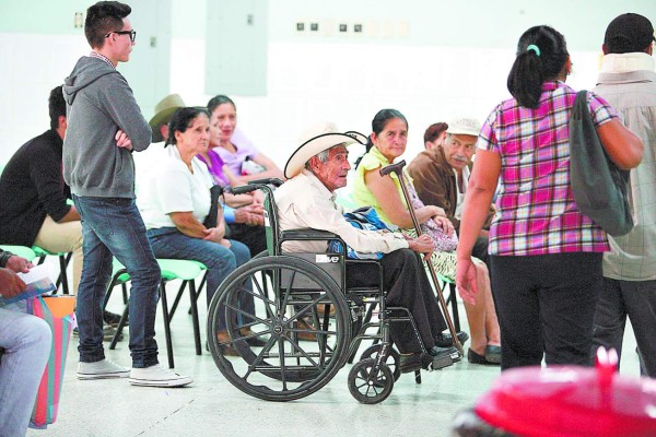'Estado de coma permanente” en sistema de Salud Pública