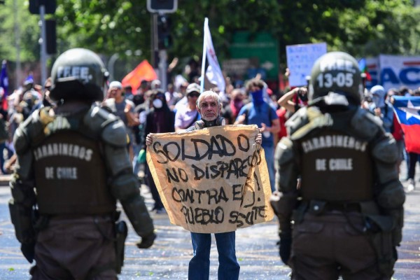 Continúan manifestaciones en Chile y aumenta a 18 el número de muertos