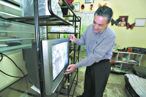 José Cecilio Cruz: Me gusta planchar y ver televisión, pero no lavar...