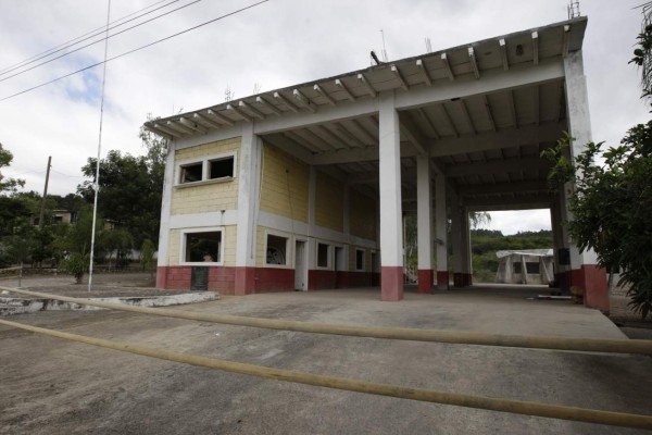 Estación de bomberos lleva cuatro años abandonada en Sabanagrande