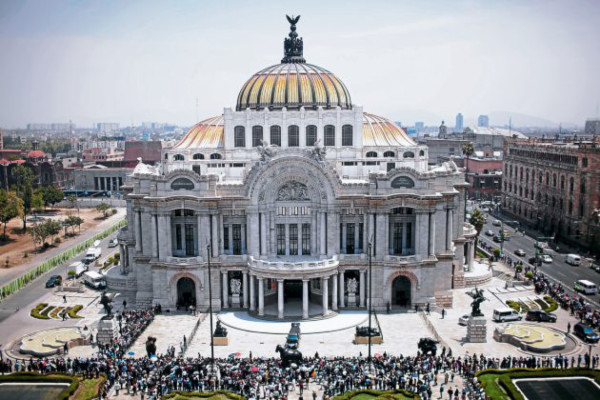 Merecido tributo a Carlos Fuentes