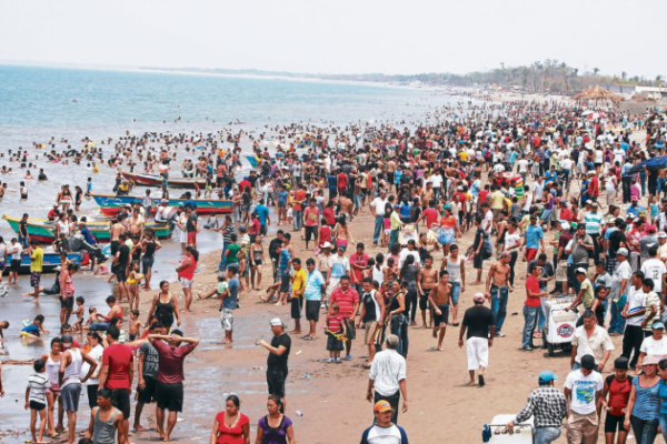 Cedeño recibió a miles de turistas