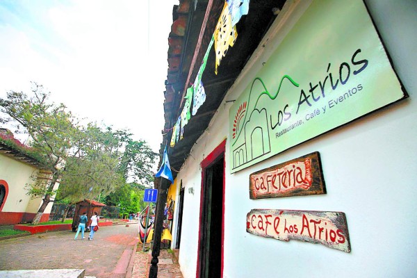 Lienzo y pincel con sabor a café en Honduras