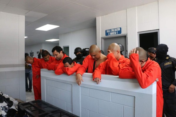 Hasta se desmayaron los reos al llegar a la cárcel El Pozo II