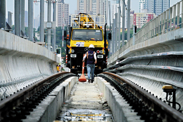 Construyen primer metro de la región