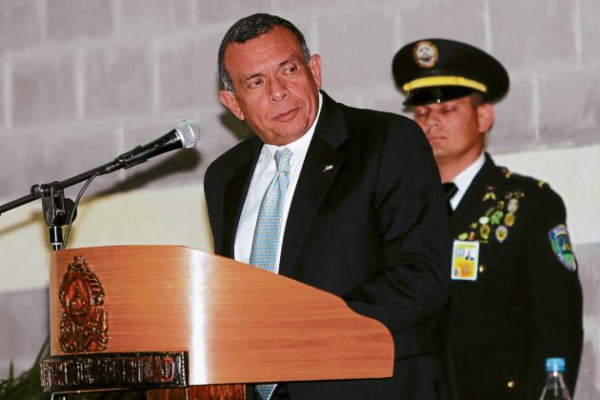 'Pepe' Lobo participará en foro de expresidentes